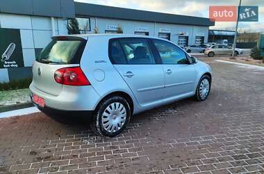 Хетчбек Volkswagen Golf 2006 в Сарнах