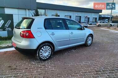 Хетчбек Volkswagen Golf 2006 в Сарнах