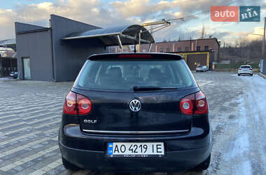 Хэтчбек Volkswagen Golf 2008 в Сваляве