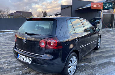 Хэтчбек Volkswagen Golf 2008 в Сваляве