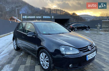 Хэтчбек Volkswagen Golf 2008 в Сваляве