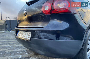 Хэтчбек Volkswagen Golf 2008 в Сваляве