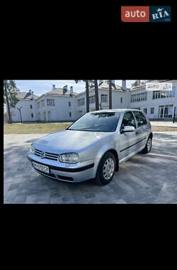 Хетчбек Volkswagen Golf 2002 в Охтирці