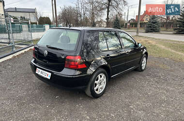 Хэтчбек Volkswagen Golf 2002 в Луцке