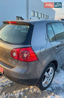 Хетчбек Volkswagen Golf 2005 в Луцьку