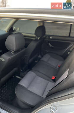 Хэтчбек Volkswagen Golf 2001 в Ивано-Франковске