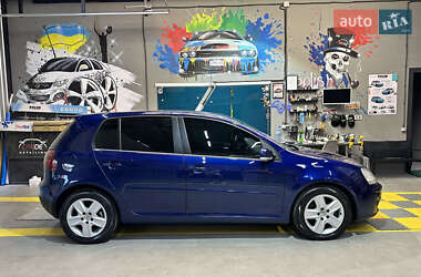 Хетчбек Volkswagen Golf 2006 в Києві