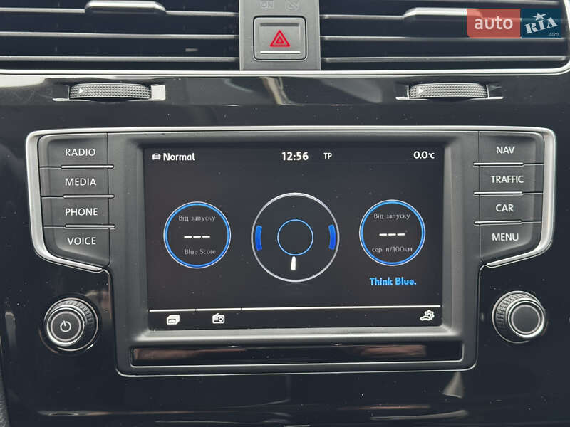 Хэтчбек Volkswagen Golf 2016 в Житомире