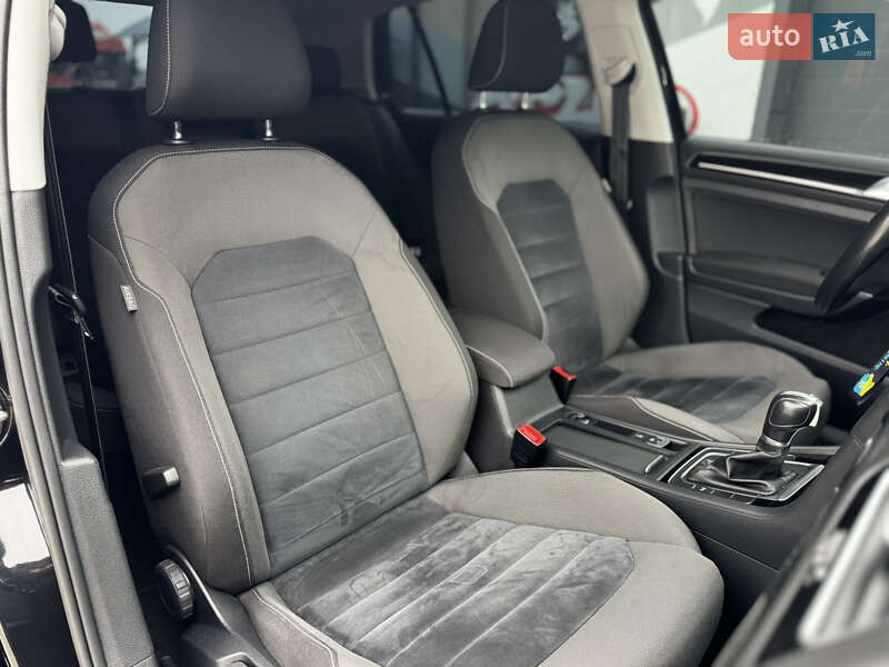Хэтчбек Volkswagen Golf 2016 в Житомире