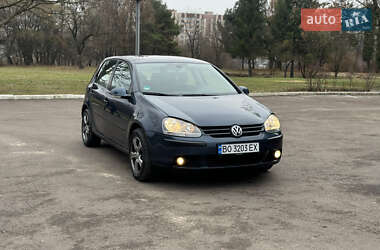 Хетчбек Volkswagen Golf 2004 в Рівному