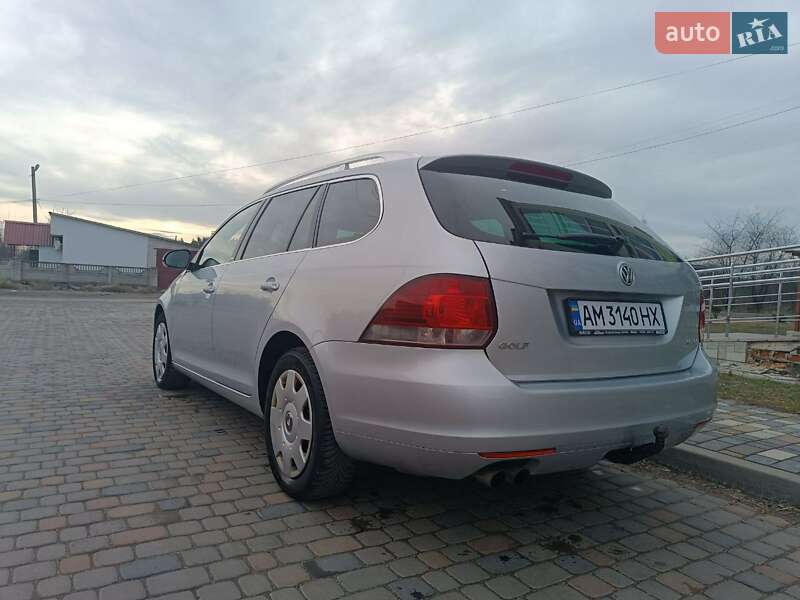 Универсал Volkswagen Golf 2012 в Житомире