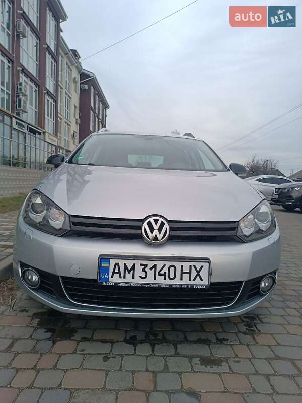 Универсал Volkswagen Golf 2012 в Житомире
