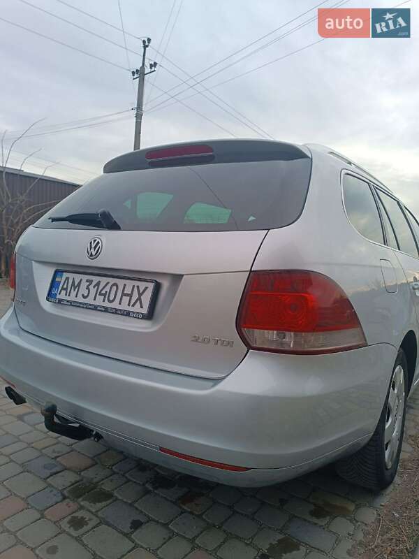 Универсал Volkswagen Golf 2012 в Житомире