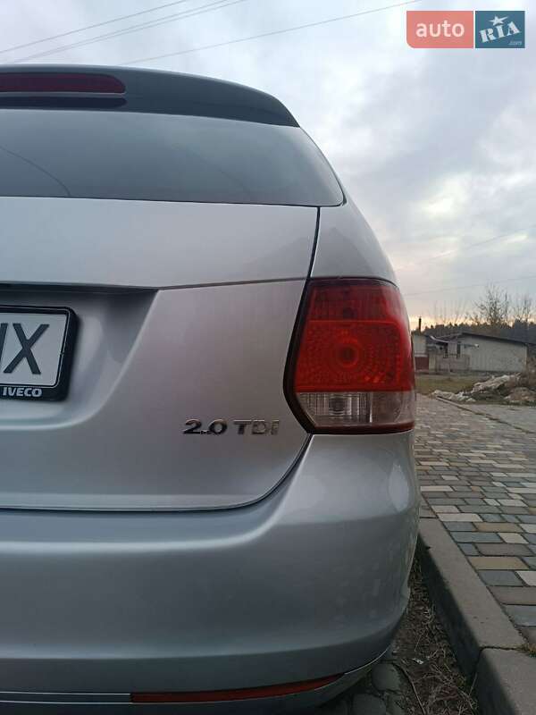 Универсал Volkswagen Golf 2012 в Житомире