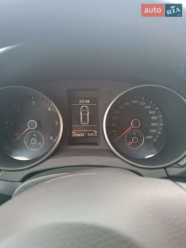 Универсал Volkswagen Golf 2012 в Житомире