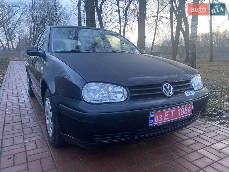 Хетчбек Volkswagen Golf 2001 в Хоролі