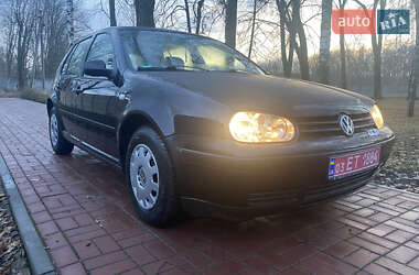 Хетчбек Volkswagen Golf 2001 в Хоролі