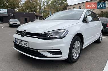 Хэтчбек Volkswagen Golf 2018 в Киеве