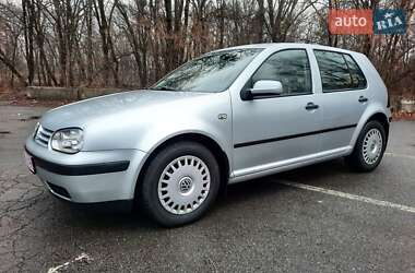 Хетчбек Volkswagen Golf 2001 в Полтаві