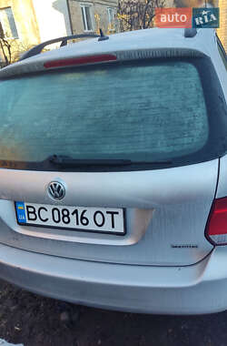 Универсал Volkswagen Golf 2010 в Золочеве