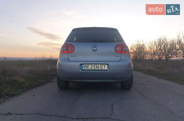 Хетчбек Volkswagen Golf 2005 в Вознесенську