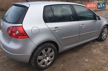 Хетчбек Volkswagen Golf 2005 в Вознесенську