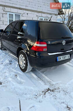 Хетчбек Volkswagen Golf 2003 в Володимирці