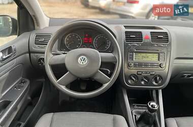 Хетчбек Volkswagen Golf 2005 в Коломиї