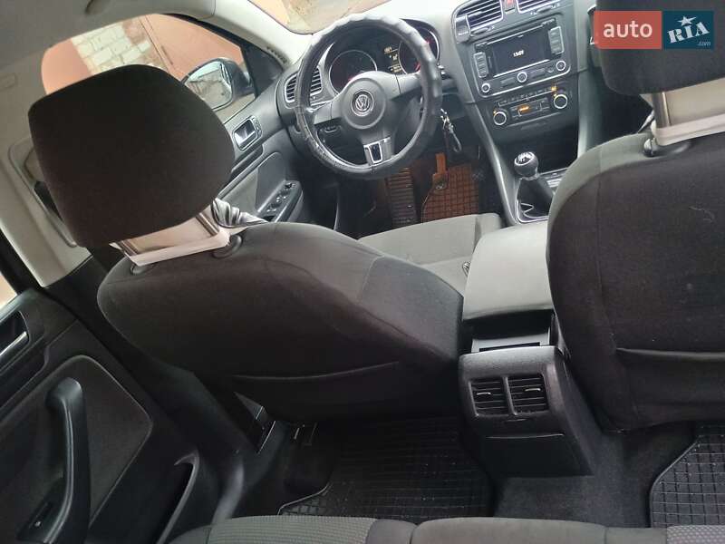 Універсал Volkswagen Golf 2009 в Житомирі