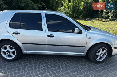 Хетчбек Volkswagen Golf 2002 в Харкові