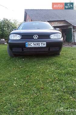 Універсал Volkswagen Golf 2001 в Львові