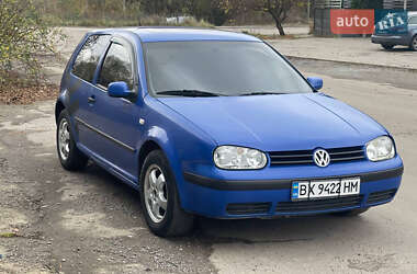 Хетчбек Volkswagen Golf 1998 в Гощі