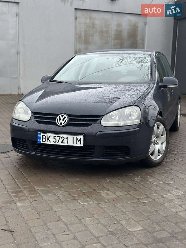 Хетчбек Volkswagen Golf 2008 в Рівному