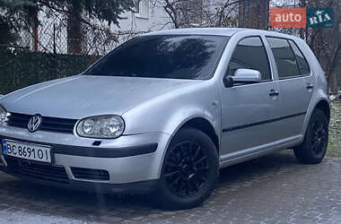 Хетчбек Volkswagen Golf 2001 в Львові