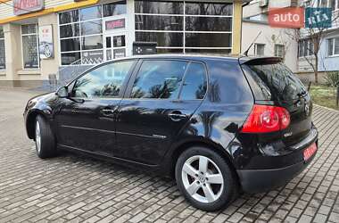 Хетчбек Volkswagen Golf 2008 в Рівному