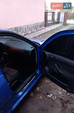 Хэтчбек Volkswagen Golf 1998 в Ужгороде