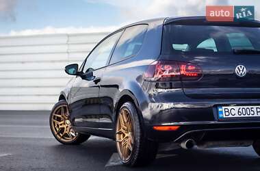 Хэтчбек Volkswagen Golf 2009 в 