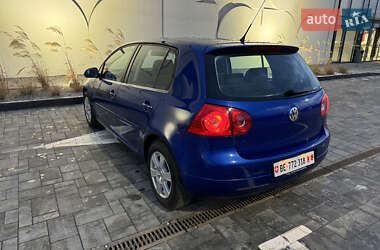 Хетчбек Volkswagen Golf 2005 в Луцьку