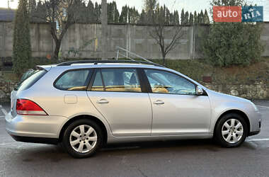 Универсал Volkswagen Golf 2009 в Ровно