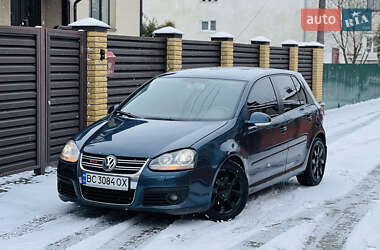 Хетчбек Volkswagen Golf 2004 в Львові