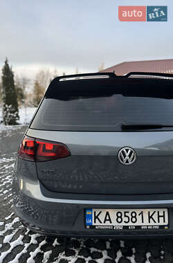 Хэтчбек Volkswagen Golf 2014 в Киеве