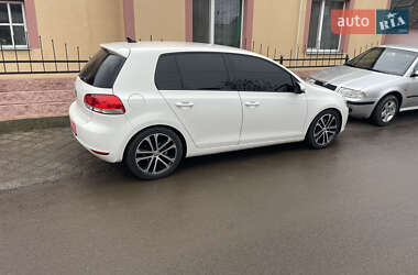 Хэтчбек Volkswagen Golf 2009 в 