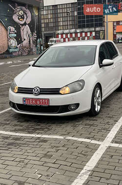 Хэтчбек Volkswagen Golf 2009 в 