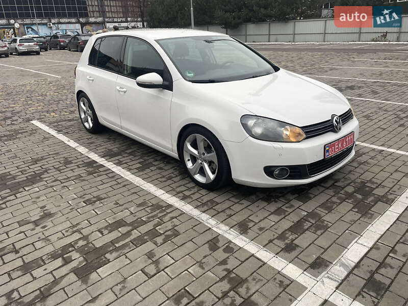 Хэтчбек Volkswagen Golf 2009 в Луцке