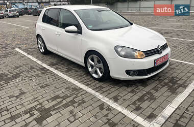 Хэтчбек Volkswagen Golf 2009 в 