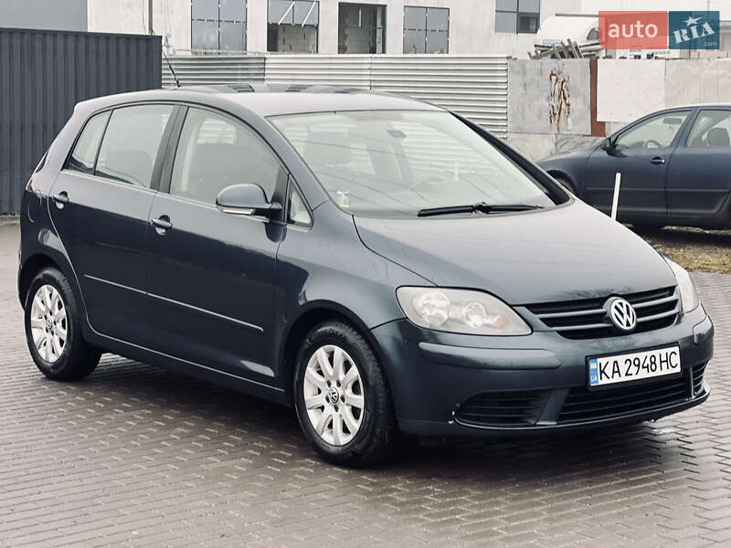 Хетчбек Volkswagen Golf 2005 в Вінниці