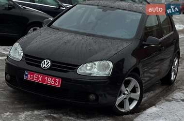 Хетчбек Volkswagen Golf 2006 в Чернігові