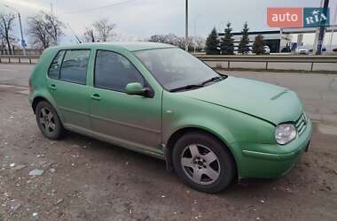 Хэтчбек Volkswagen Golf 1999 в 
