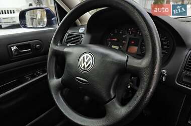 Хетчбек Volkswagen Golf 2002 в Тернополі