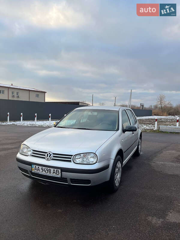 Хетчбек Volkswagen Golf 2002 в Борисполі